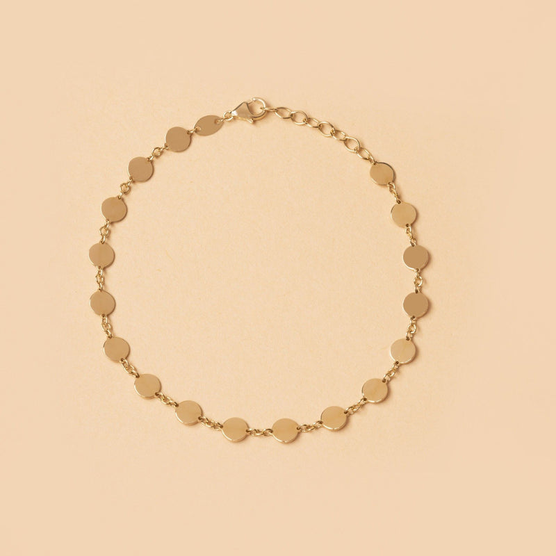 Gyllene Cirkel armband i 14K guld – cirkellänkat smycke med polerad finish | Nock Studios